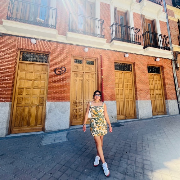 Meet your Posher, Paola - Picture 6 of 10